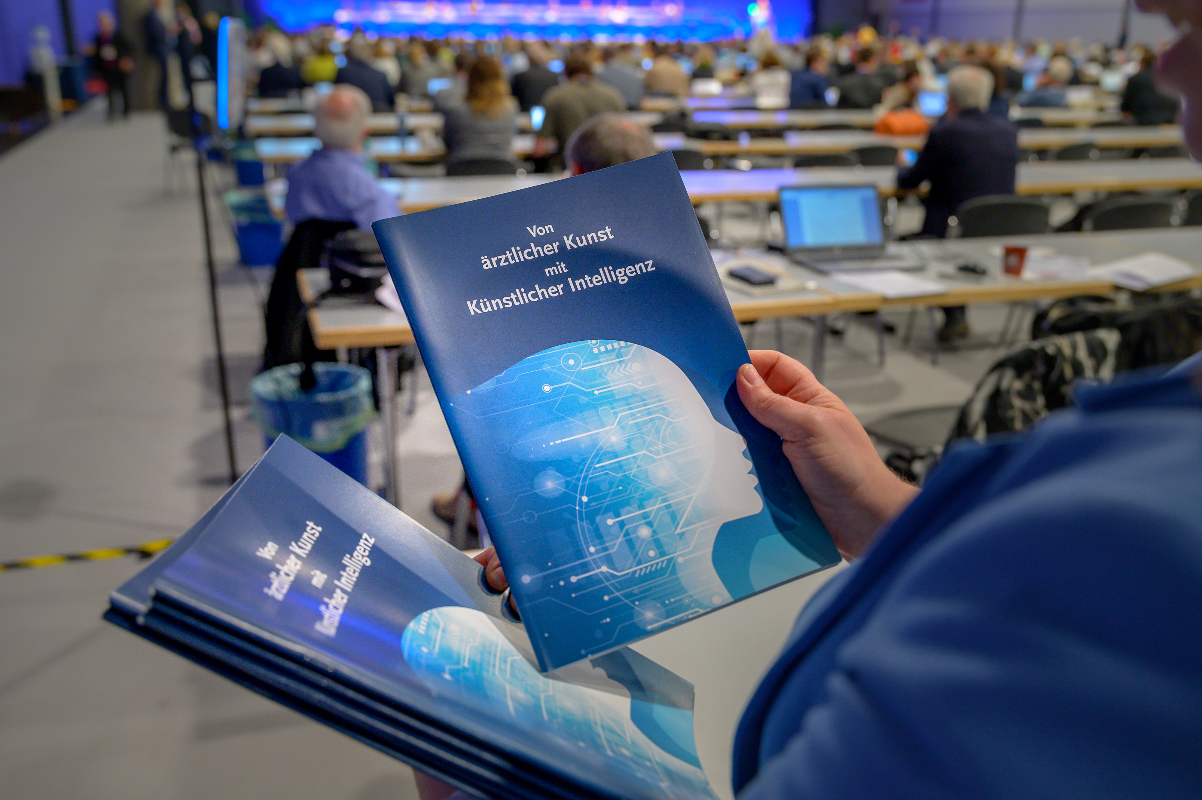 Publikation "Von ärztlicher Kunst mit Künstlicher Intelligenz"